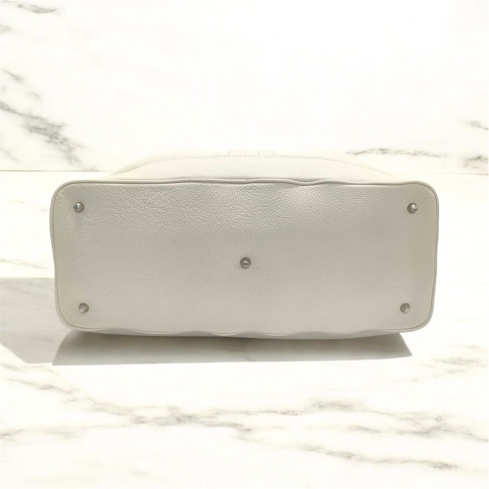 Bally White Leather Travel Duffel Bag - Picture 6 of 14